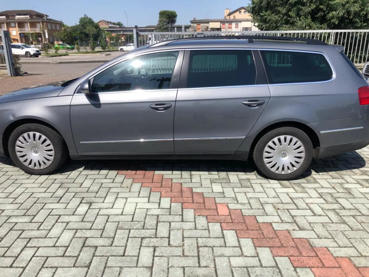 Volkswagen Passat Variant usata a Piacenza (13)