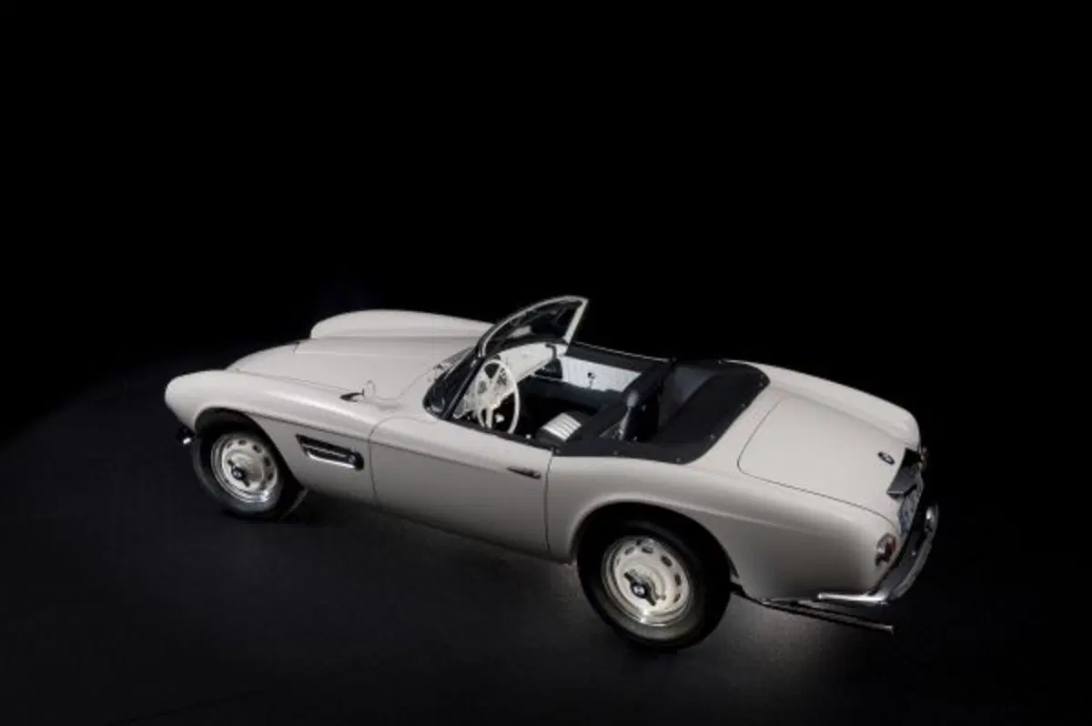 Torna in strada la BMW 507 di Elvis Presley (9)