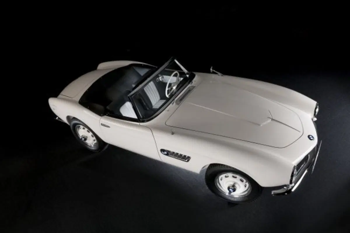 Torna in strada la BMW 507 di Elvis Presley (10)