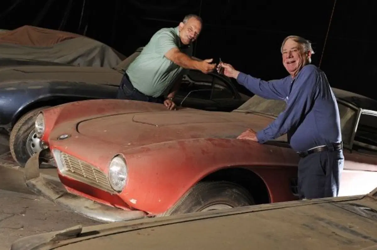 Torna in strada la BMW 507 di Elvis Presley (11)