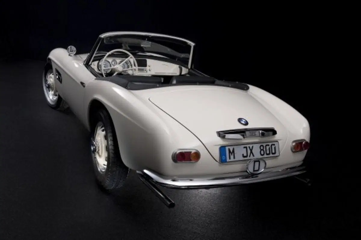 Torna in strada la BMW 507 di Elvis Presley (14)