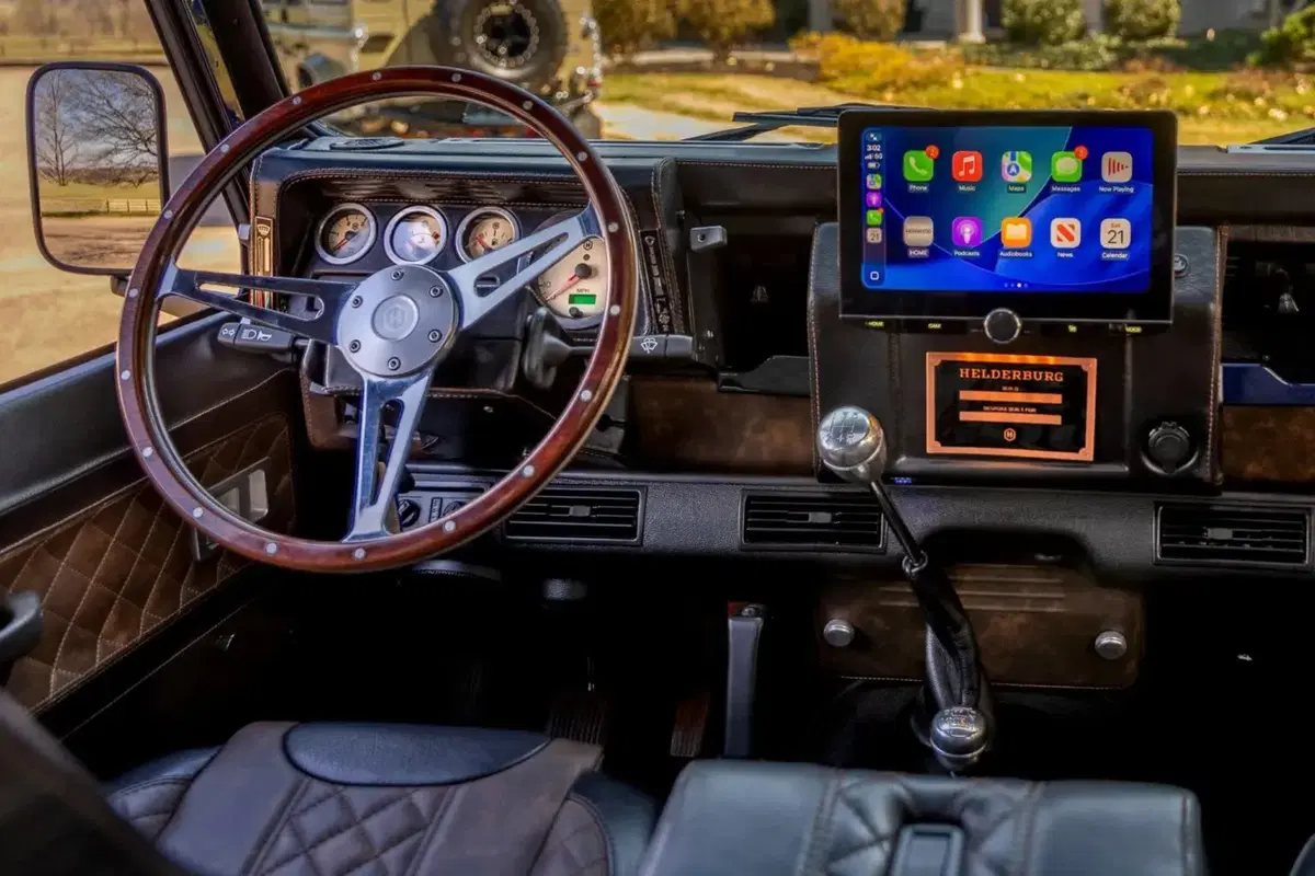 Hanno trasformato un Land Rover Defender in un fuoristrada che costa come una supercar (6)