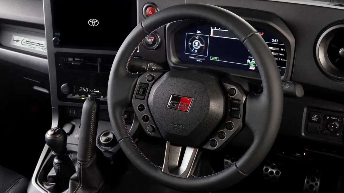 Toyota GR Yaris 1.6 Ogier 9X imt-6 (5)