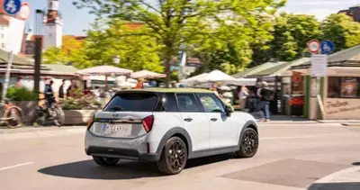 MINI Paul Smith Edition: il design inglese trasforma la city car in un&rsquo;icona fashion