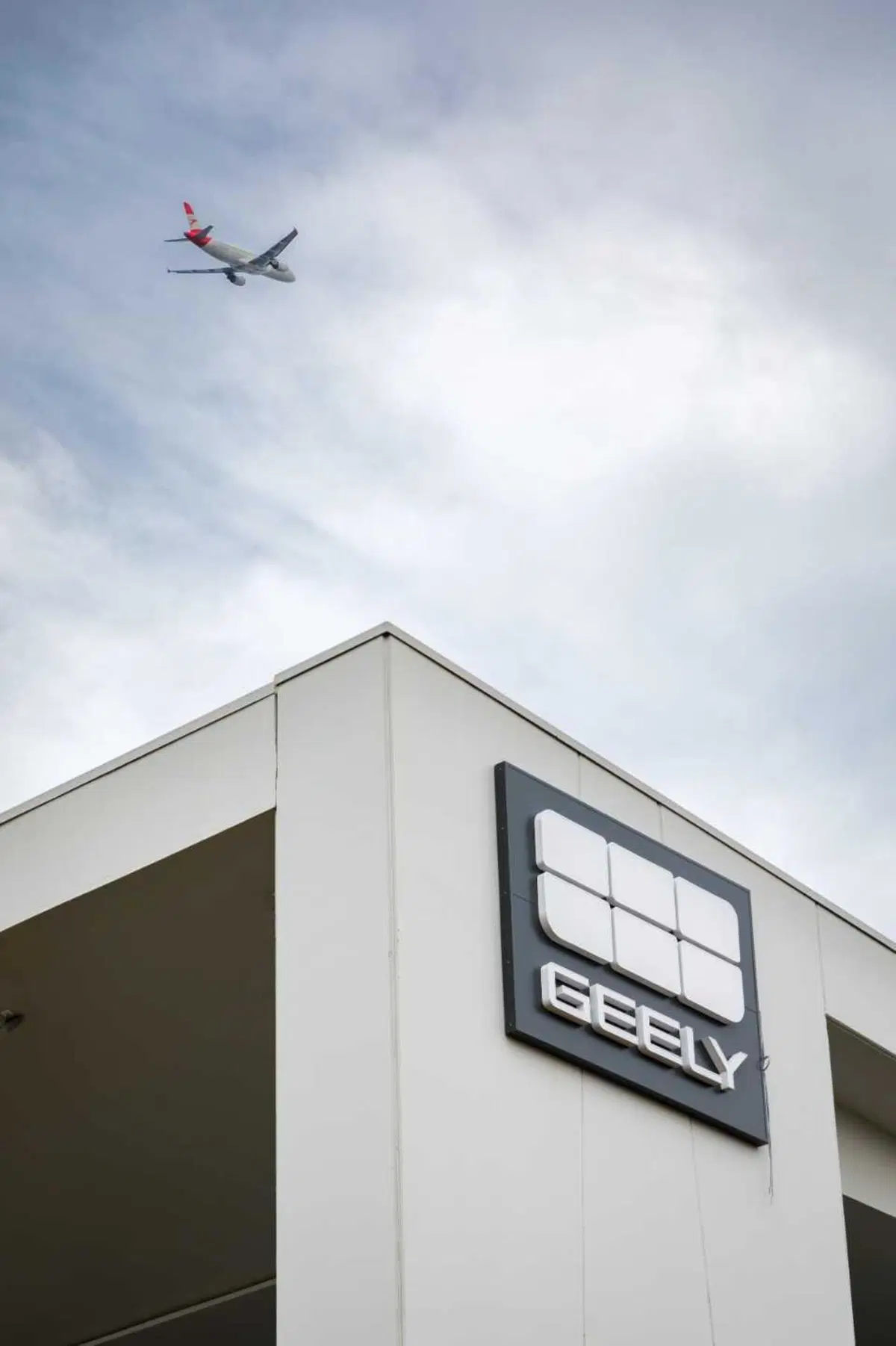 Ambrostore Linate, il tagliando si fa mentre sei in volo: il nuovo hub da 18.000 mq (20)