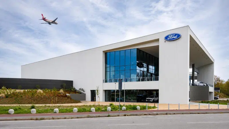 Ambrostore Linate, il tagliando si fa mentre sei in volo: il nuovo hub della mobilit&agrave;
