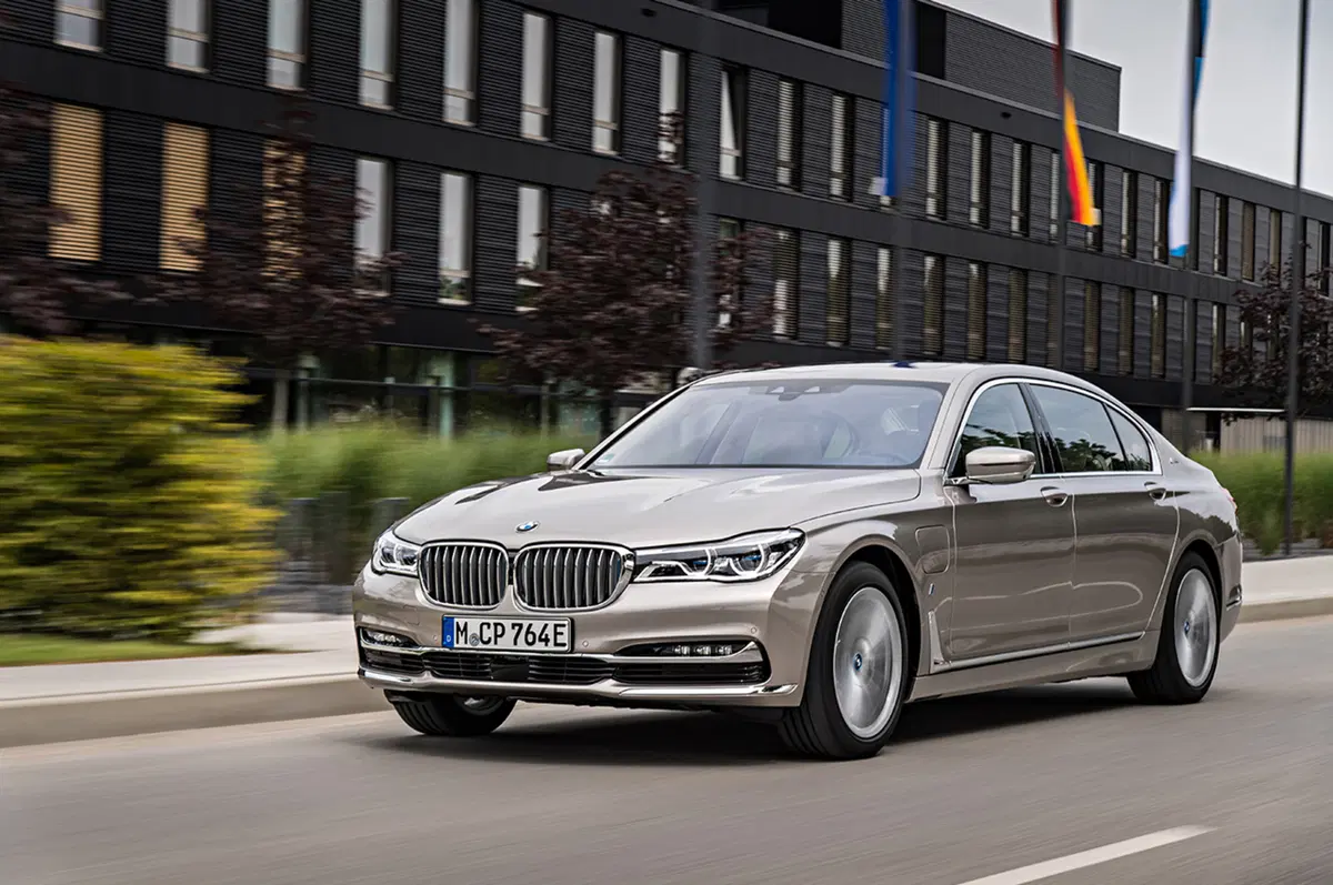 BMW 740e iPerformance [Video Primo test] (2)