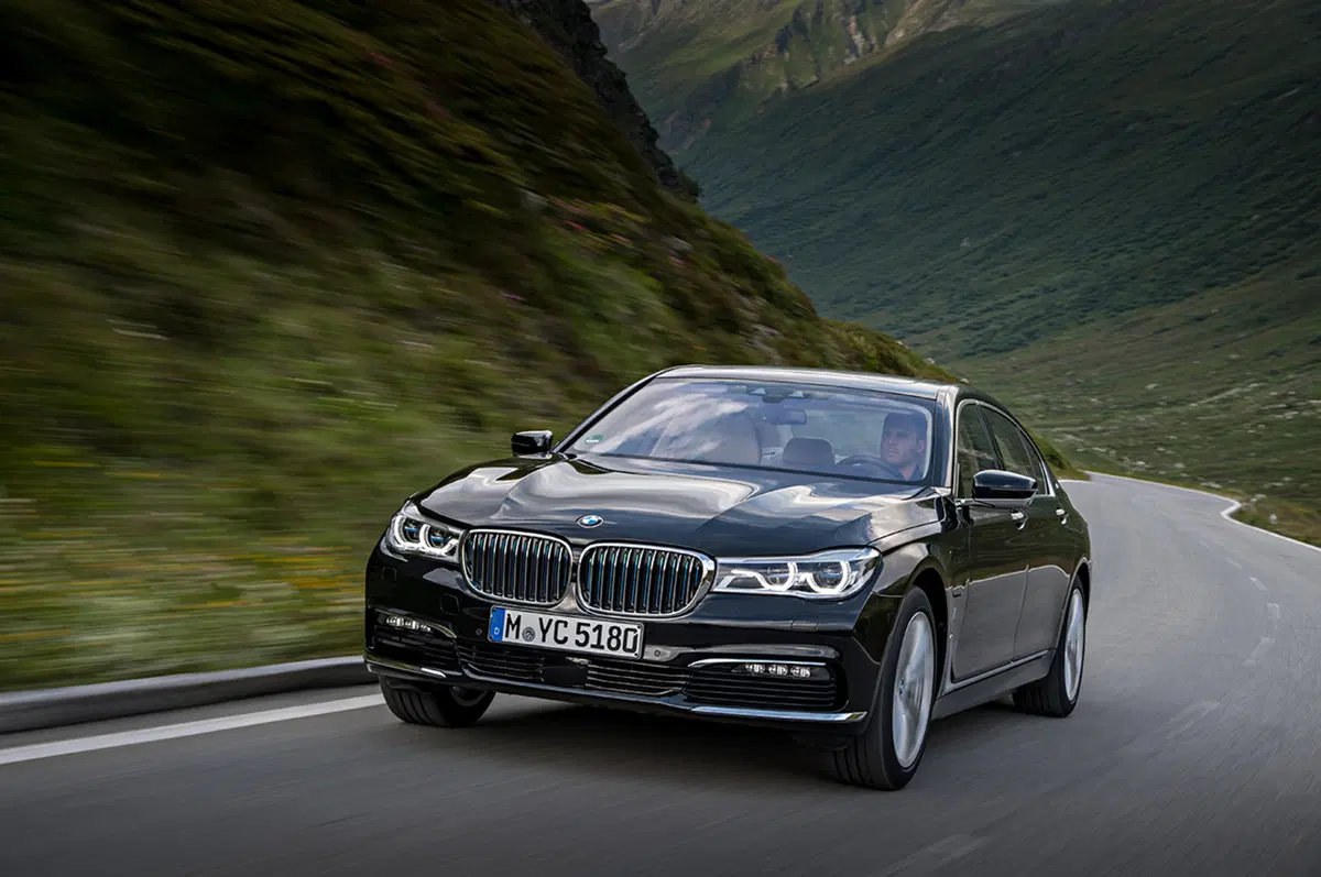 BMW 740e iPerformance [Video Primo test]