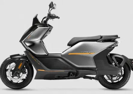 Il debutto di EZI Hypevolt, un nuovo punto di riferimento per la mobilità urbana elettrica
