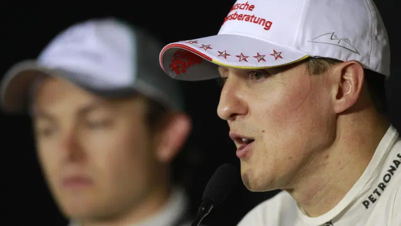 F1. "Mi costringeva a fare la pip&igrave; nei secchi": Rosberg shock svela le trappole mentali di Schumacher nel box Mercedes