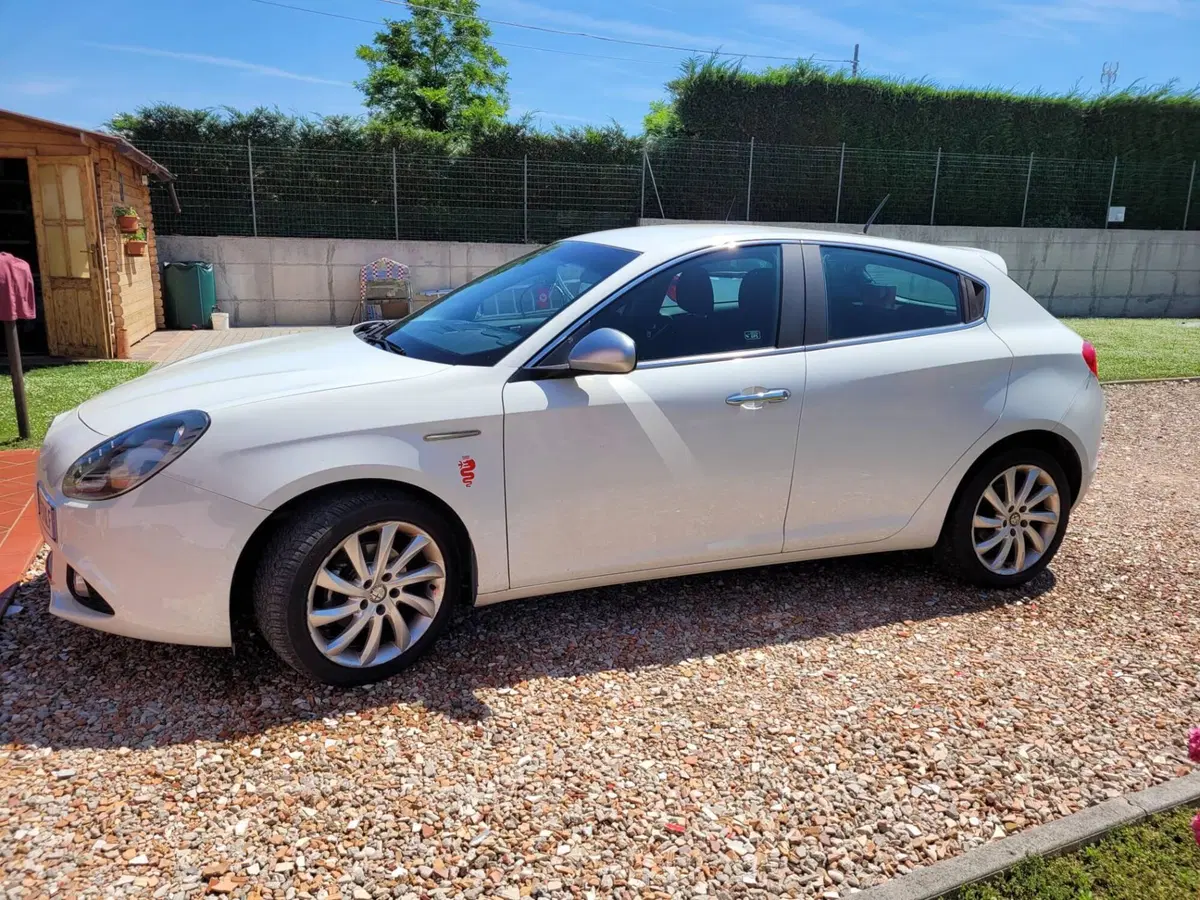 Alfa Romeo Giulietta usata a Venezia (4)