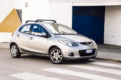 Mazda Mazda2 1.3 16V 75CV 3p. Play del 2010 usata a Voghera
