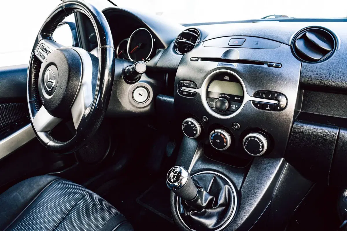 Mazda Mazda2 usata a Pavia (13)