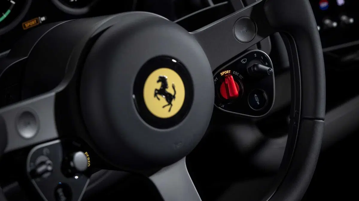 Ferrari Luce (11)