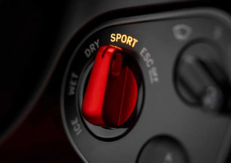 Ferrari Luce (2026-->>) (16)