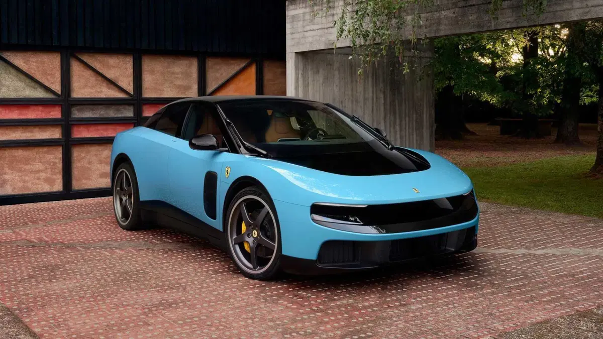 Ferrari Luce (2026-->>)