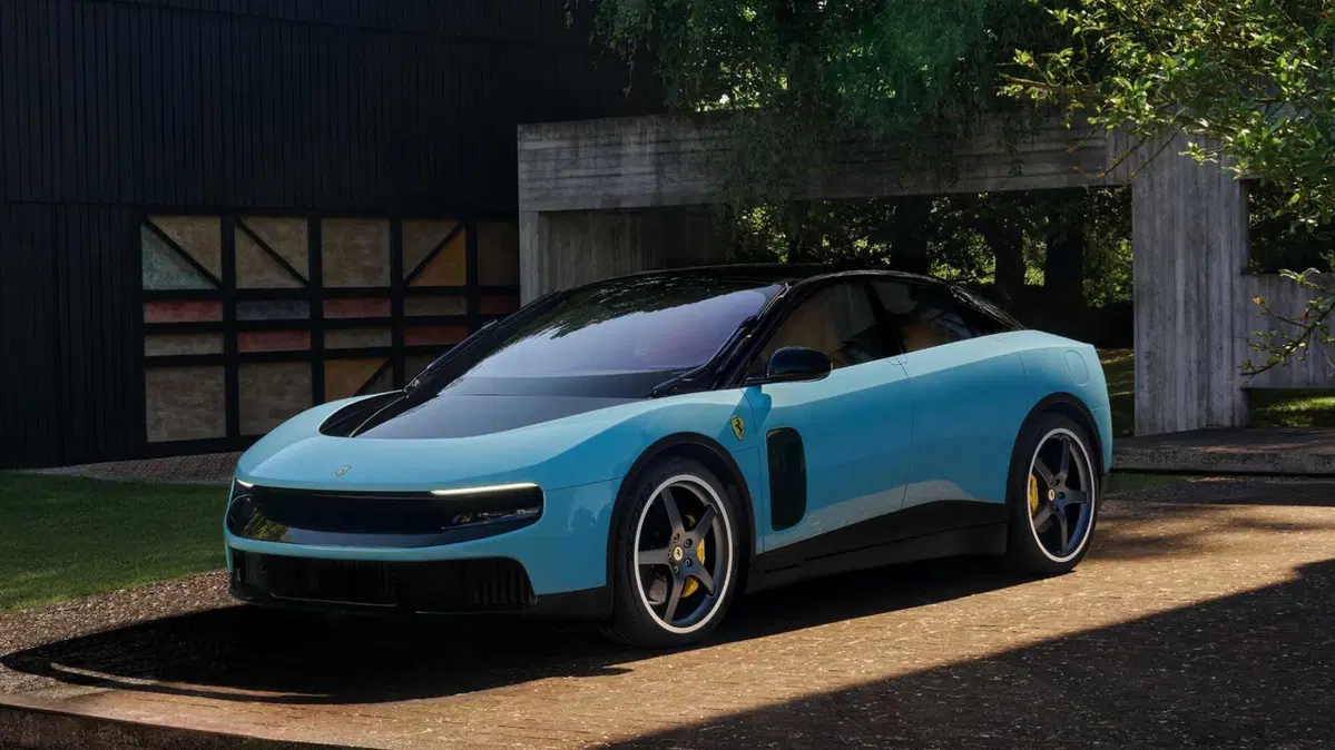 Ferrari Luce (2)