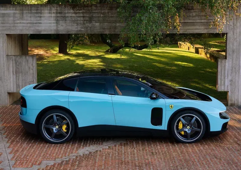 Ferrari Luce (2026-->>) (3)
