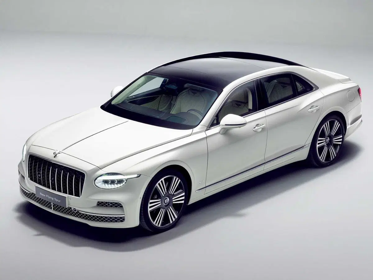 Nuova Bentley Flying Spur: torna il faro singolo dopo 64 anni e arriva la potentissima versione S (18)