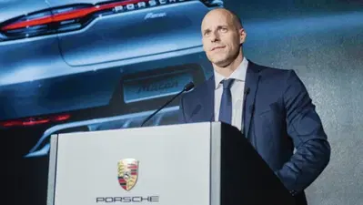 Porsche 911, arriva la conferma ufficiale: niente elettrico per il momento (i fan esultano)