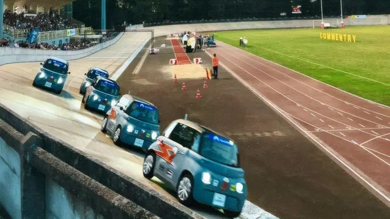 La Citro&euml;n Ami cambia volto: arriva la versione Carrera e la microcar diventa &ldquo;racing&rdquo;