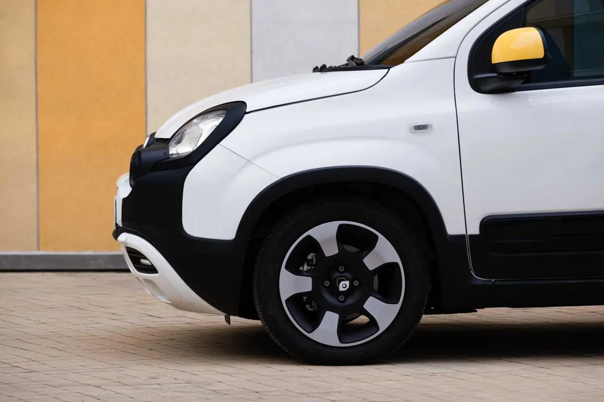 Fiat Pandina Hybrid sotto i 10.000 euro: l'auto più venduta d'Italia torna a costare come una volta (10)