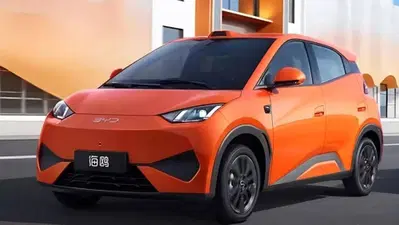 BYD Dolphin Surf, arriva la versione a 5 posti: pi&ugrave; autonomia per l'elettrica low cost