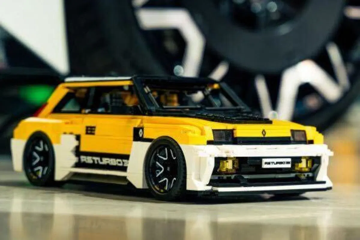 Renault 5 Turbo 3E diventa LEGO? Il progetto di un fan conquista Renault e il web (3)