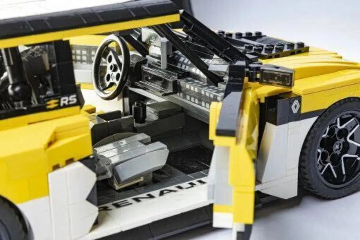 Renault 5 Turbo 3E diventa LEGO? Il progetto di un fan conquista Renault e il web (8)