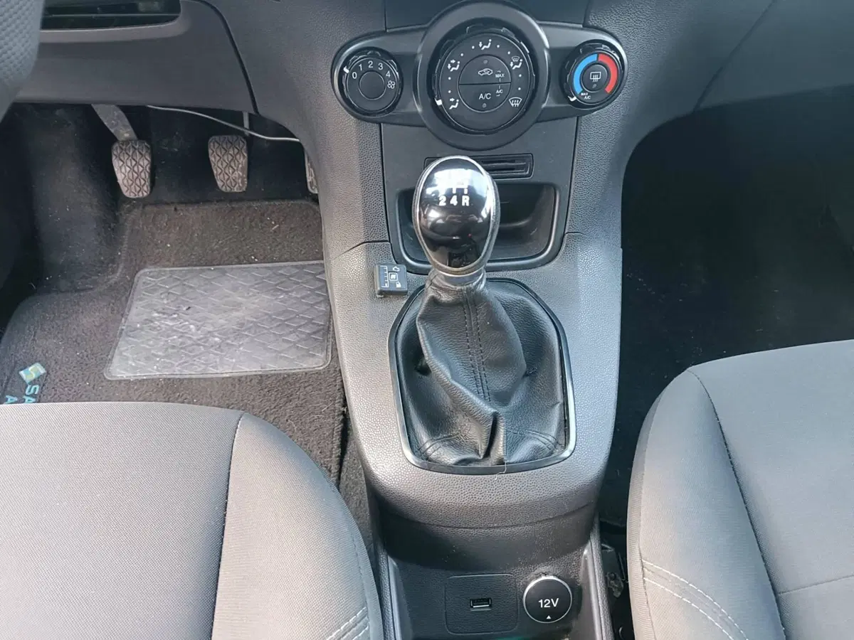 Ford Fiesta usata a Napoli (11)