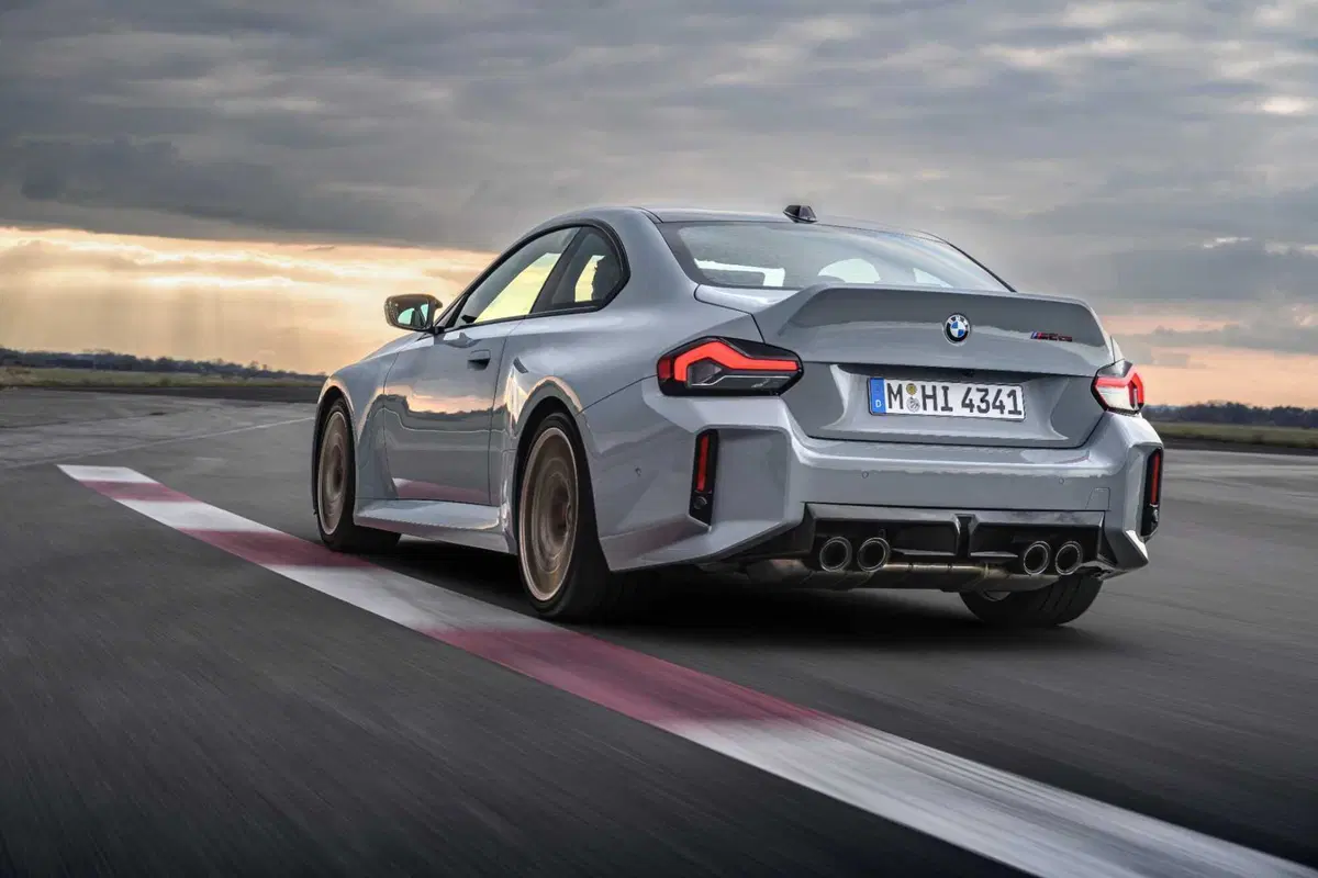 Nuova BMW M2 xDrive: 480 CV e una tecnologia da pista per salvare il sei cilindri dall'Euro 7 (7)
