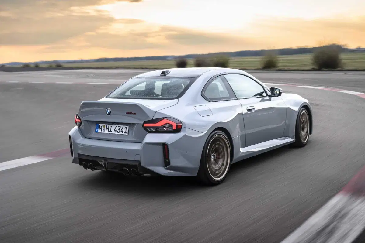 Nuova BMW M2 xDrive: 480 CV e una tecnologia da pista per salvare il sei cilindri dall'Euro 7 (10)