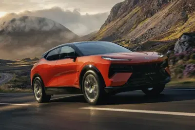 Lotus Eletre X 2026: clamoroso dietrofront, il SUV non sar&agrave; pi&ugrave; solo elettrico