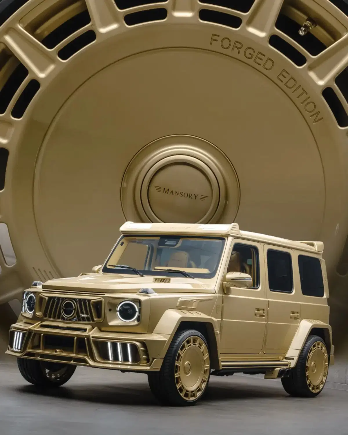 Mansory riveste la G63 di oro: il SUV più estremo di sempre