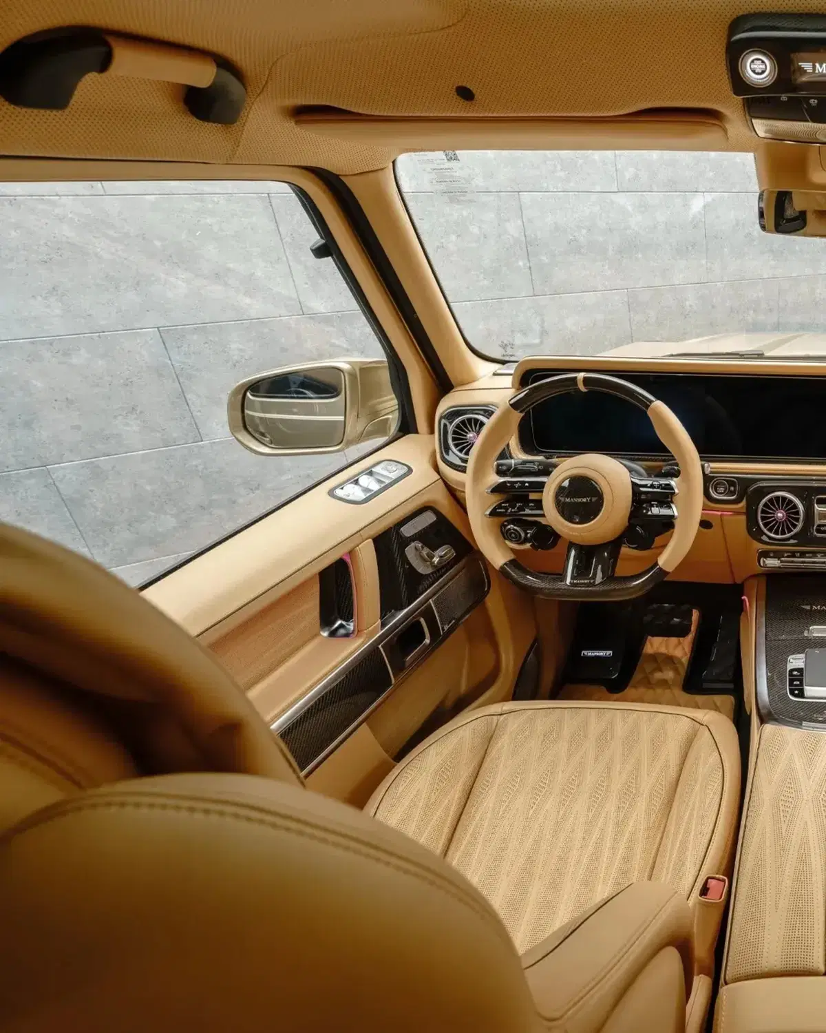 Mansory riveste la G63 di oro: il SUV più estremo di sempre (3)