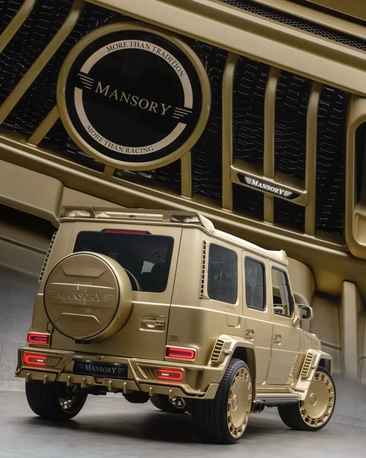 Mansory riveste la G63 di oro: il SUV più estremo di sempre (2)