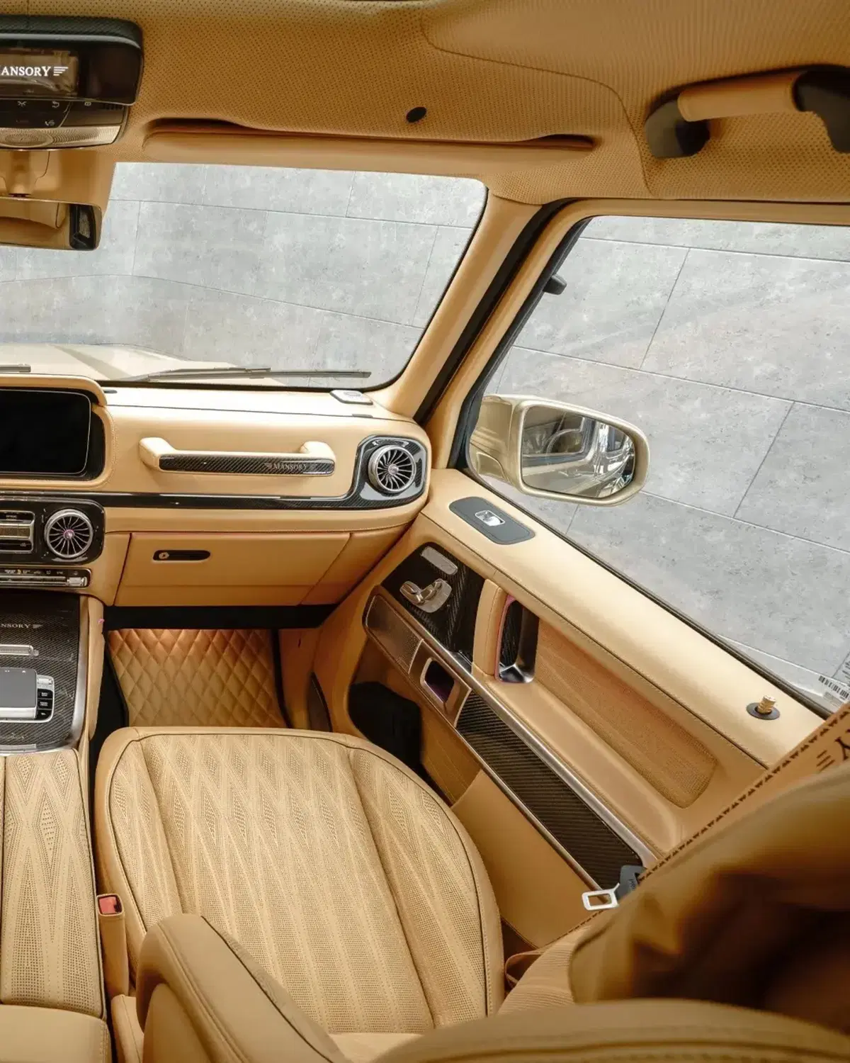 Mansory riveste la G63 di oro: il SUV più estremo di sempre (4)