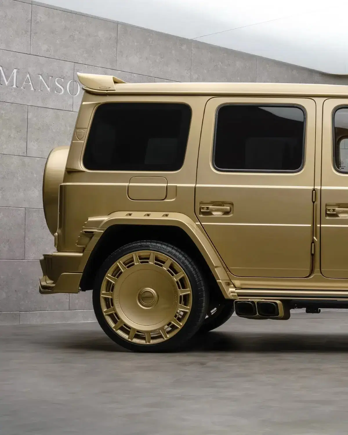 Mansory riveste la G63 di oro: il SUV più estremo di sempre (5)