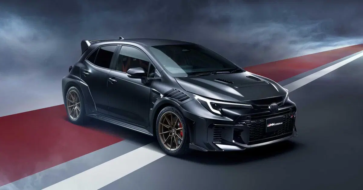 GRMN Corolla, la Toyota pi&ugrave; estrema di sempre nasce al Nurburgring: 415 Nm, niente sedili posteriori e una firma speciale