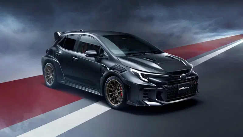 GRMN Corolla, la Toyota pi&ugrave; estrema di sempre nasce al Nurburgring: 415 Nm, niente sedili posteriori e una firma speciale