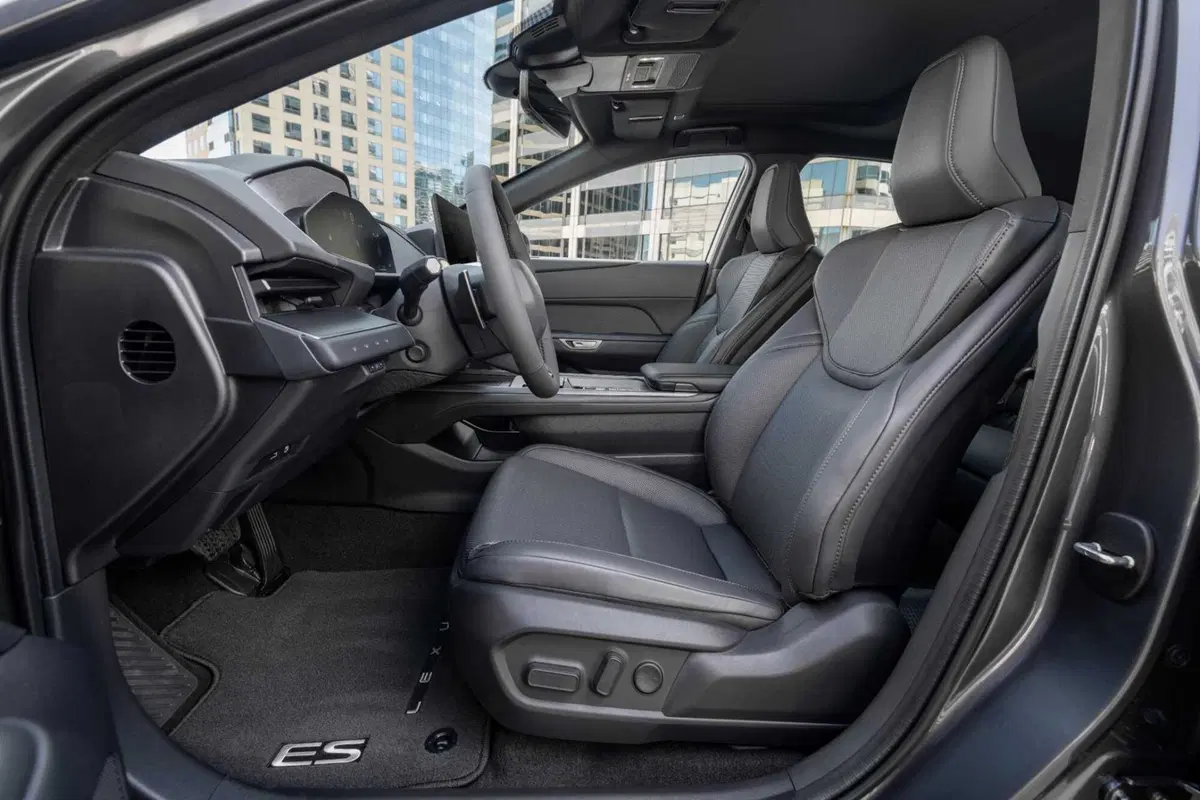 Interni Lexus ES (8)