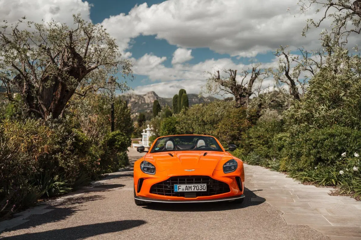 Aston Martin Vantage S: il V8 AMG da 680 CV che rimette tutti d’accordo (anche i puristi) (3)