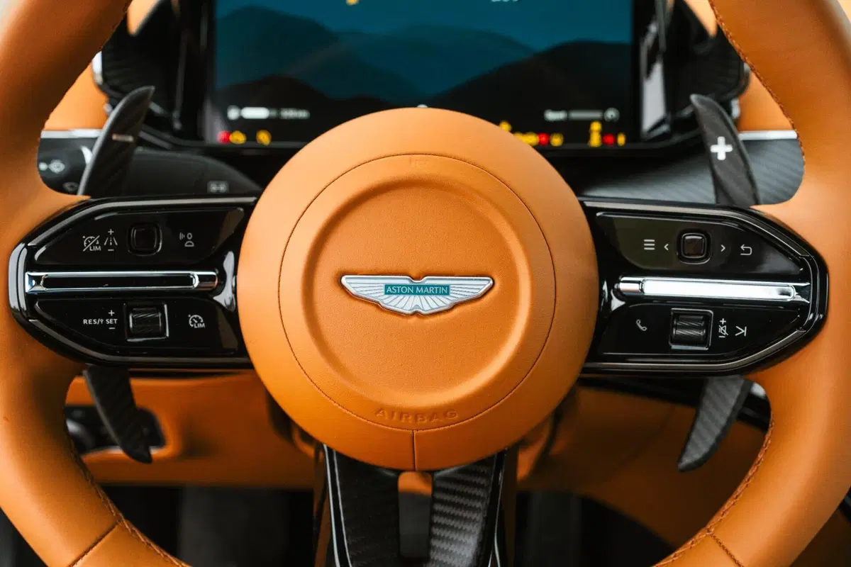 Aston Martin Vantage S: il V8 AMG da 680 CV che rimette tutti d’accordo (anche i puristi) (22)