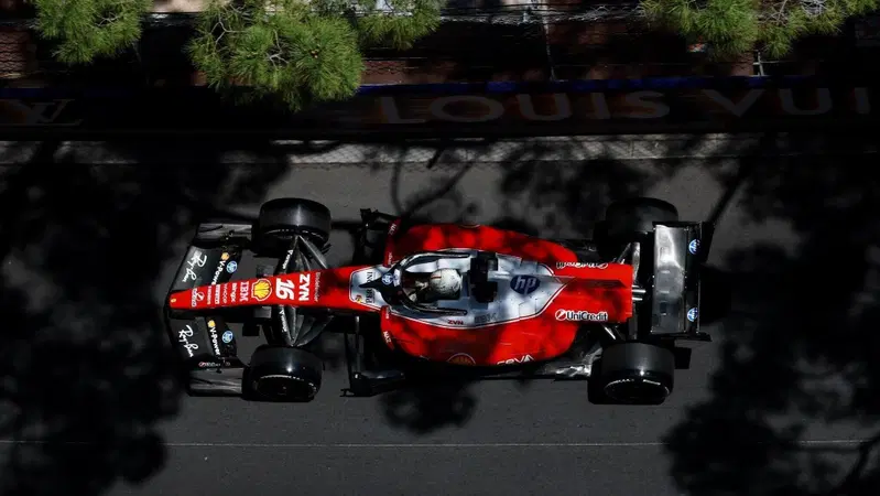 F1.  La Ferrari fa paura a Monaco: Leclerc in testa nella FP1 del GP di Monaco e svela l'asso nella manica della SF-26
