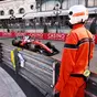 F1. La Ferrari dipinge le strade di Monte Carlo in FP2: Hamilton lancia la sfida a Leclerc e Verstappen, ma c'è un giallo McLaren