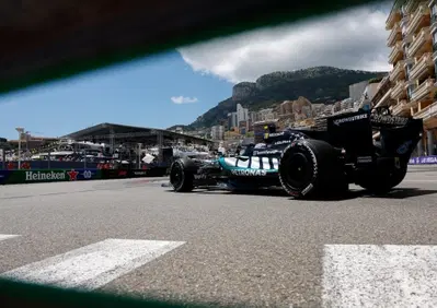 Leclerc sbotta via radio e poi va a muro nelle qualifiche, ma a Monaco la magia è di Antonelli: Kimi si prende la pole position!