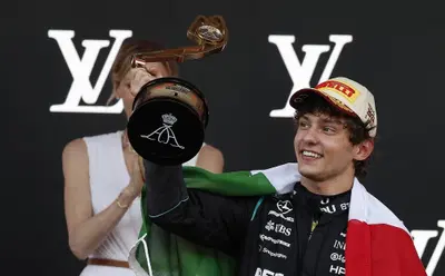 F1. &ldquo;Non posso dire le parolacce che ho pensato&rdquo;: Antonelli re a Monaco, crolla il tab&ugrave; della partenza e Hamilton resta a bocca aperta