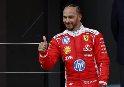 Sento di dover ricordare a tutti chi sono: Hamilton ruggisce a Monaco ed è magia Ferrari, ma il trionfo di Antonelli sa di destino