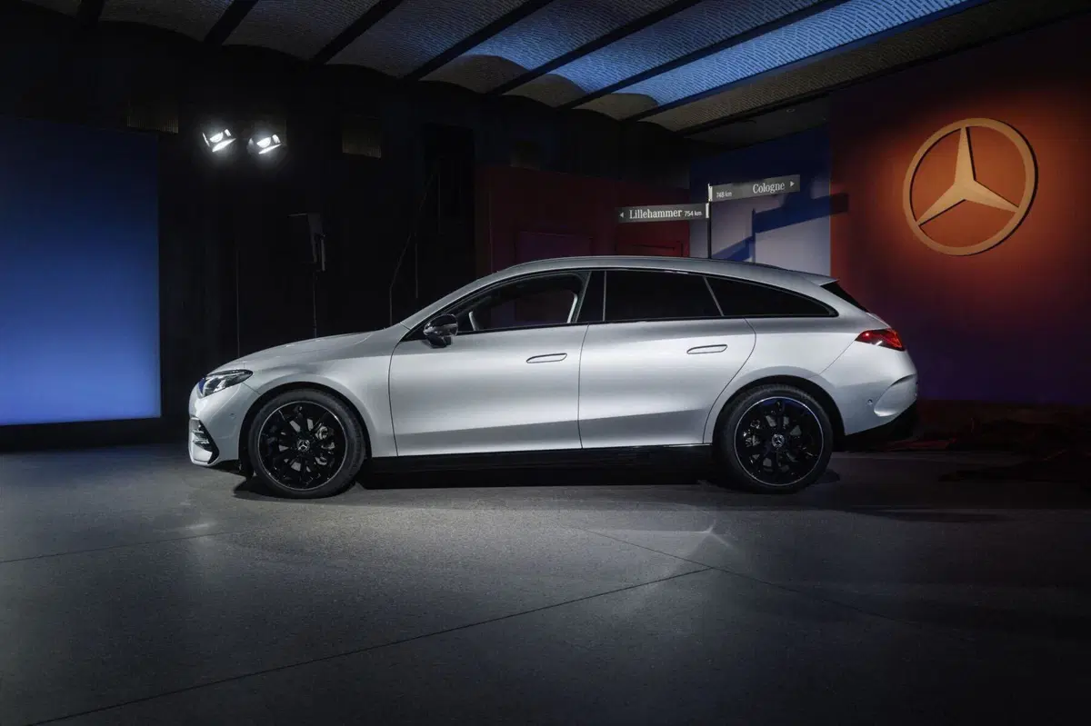 Mercedes CLA elettrica: è davvero l’alternativa alla Tesla? Prova su strada, tecnologia MMA, interni e prezzi (4)