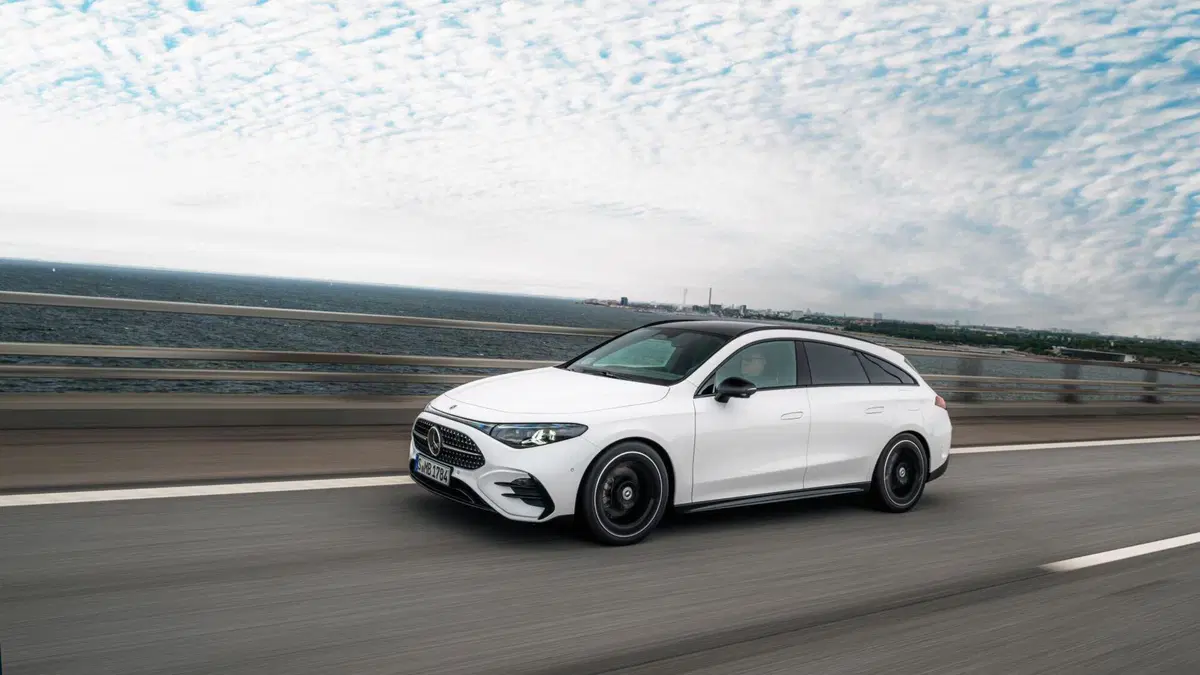 Mercedes CLA elettrica: è davvero l’alternativa alla Tesla? Prova su strada, tecnologia MMA, interni e prezzi (9)